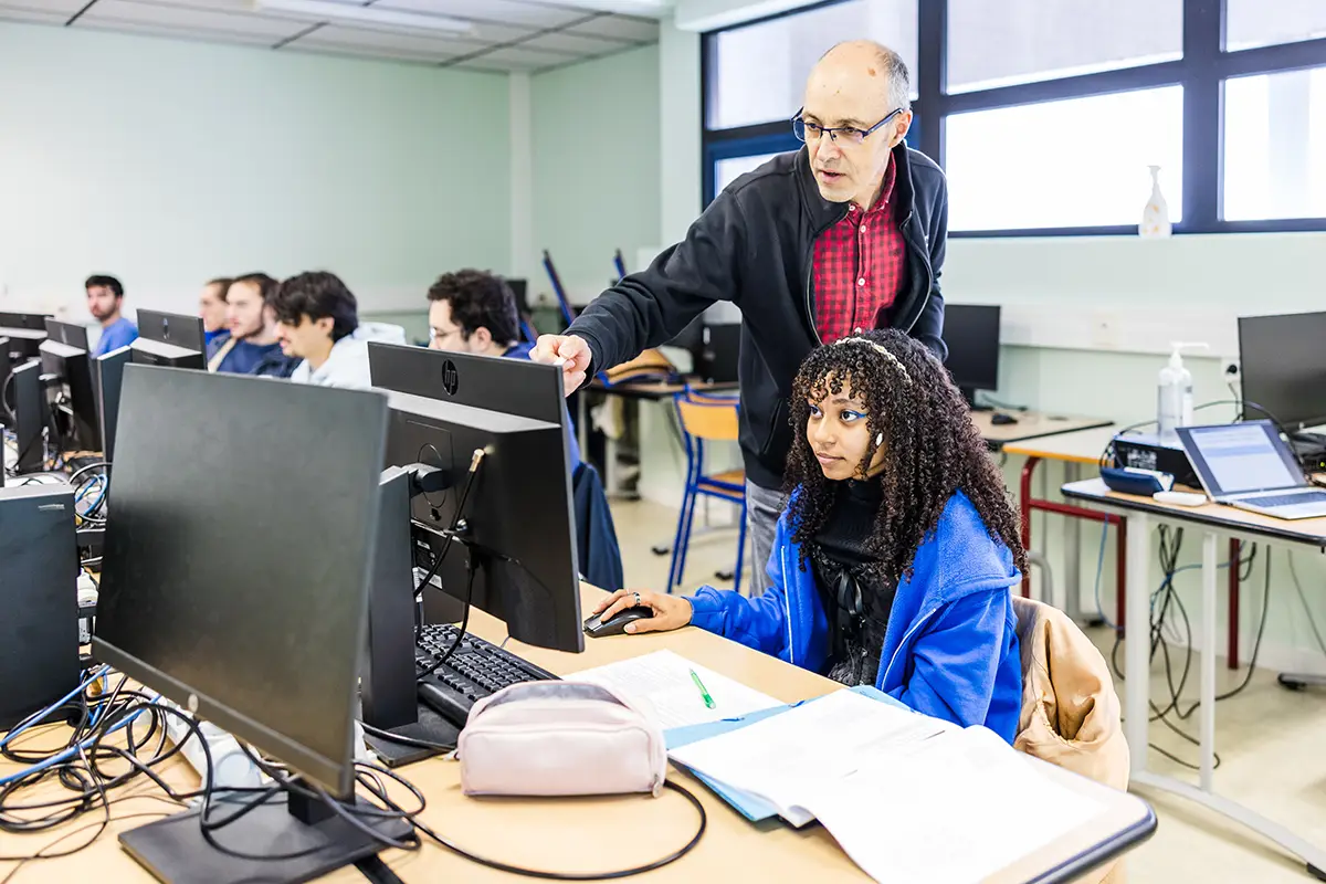 Ecole d'ingénieur numérique et photonique Enssat Lannion Côtes d'Armor