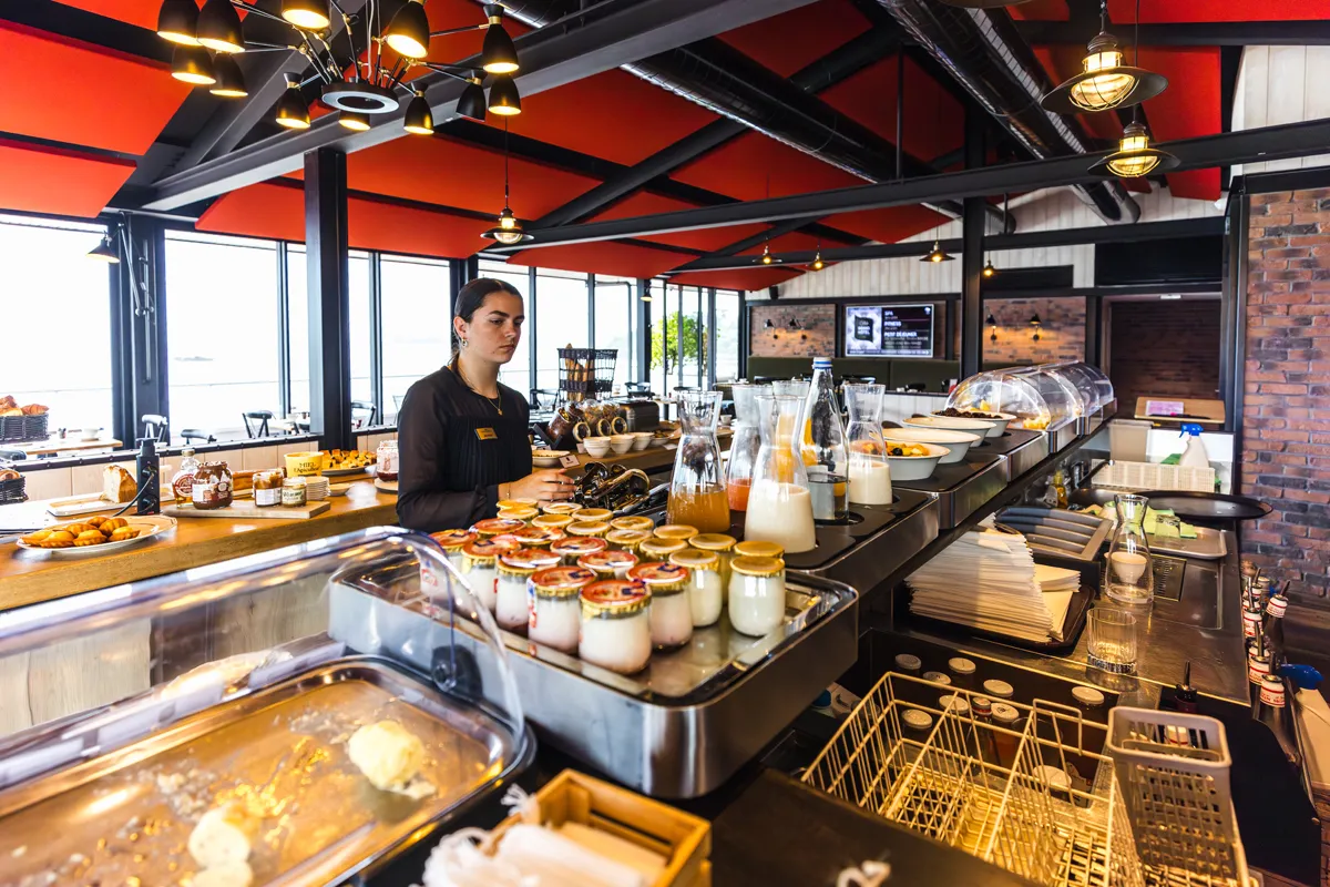 Service petit dejeuner grand Hôtel de Perros-Guirec